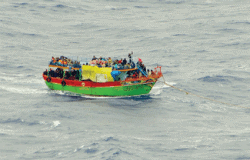 Migrantsboat_web.png